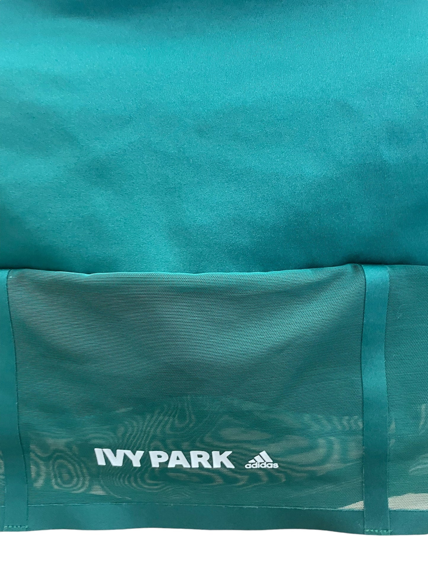 Athletic Top Short Sleeve By Ivy Park In Green, Size: M