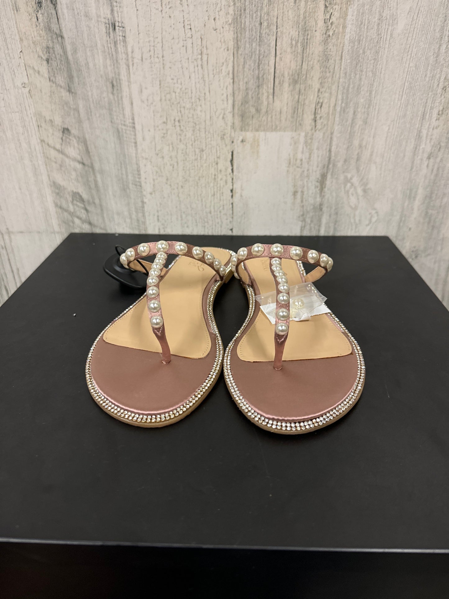 Pink Sandals Flats Badgley Mischka, Size 7