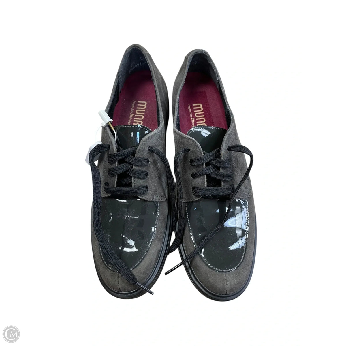 Shoes Flats By Munro In Grey, Size: 8.5