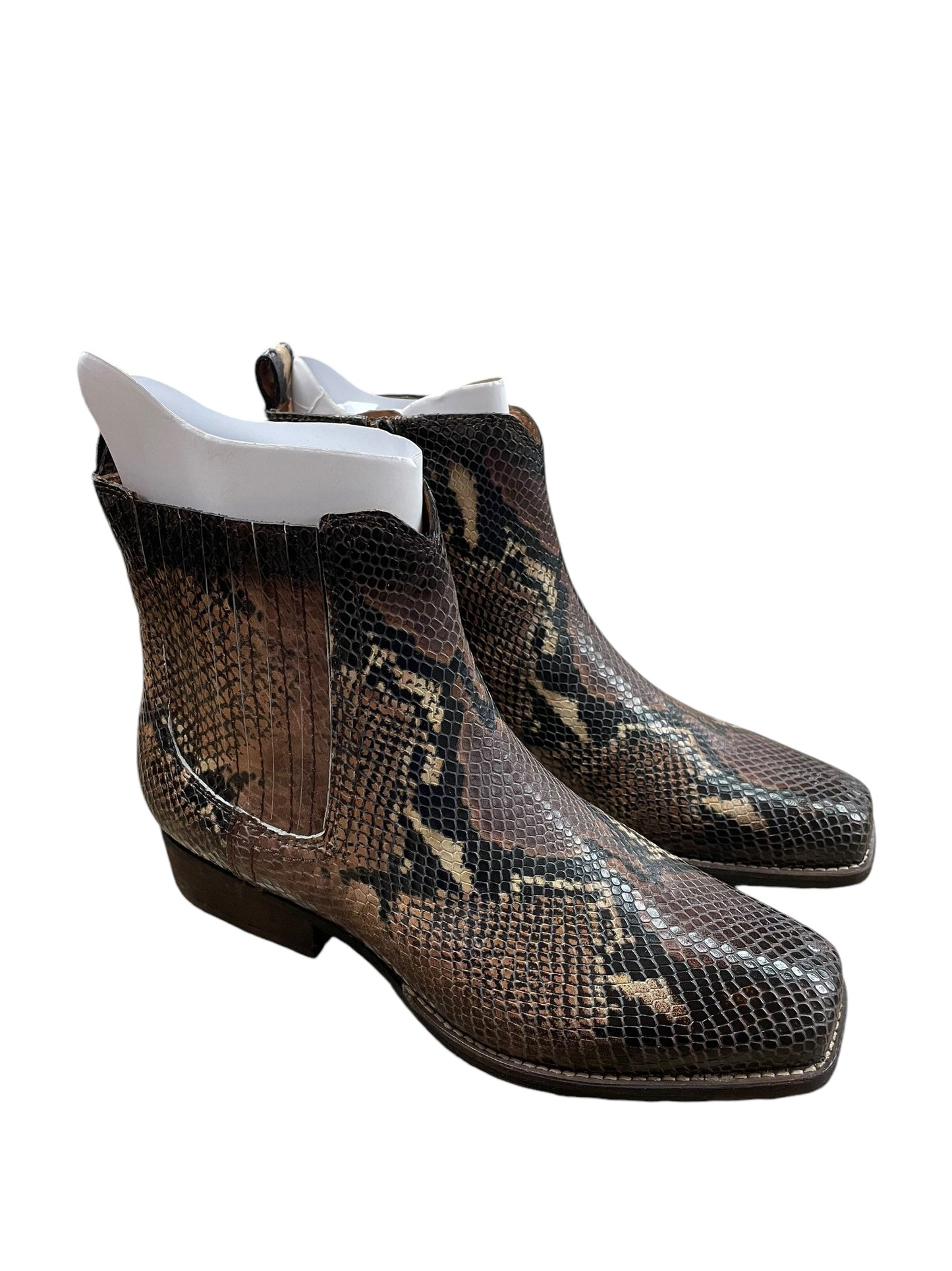 Boots Ankle Flats By Clothes Mentor In Snakeskin Print, Size: 7.5