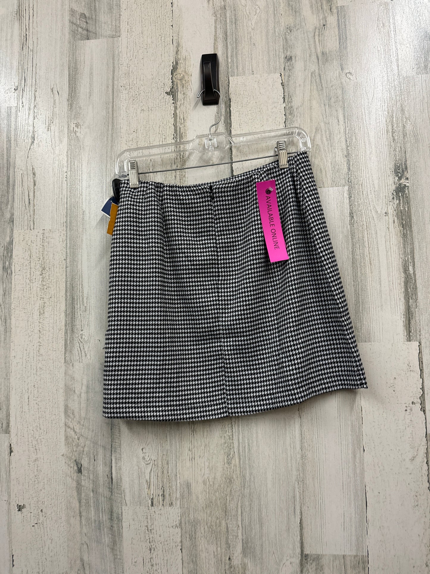 Skirt Mini & Short By Love On A Hanger  Size: 10