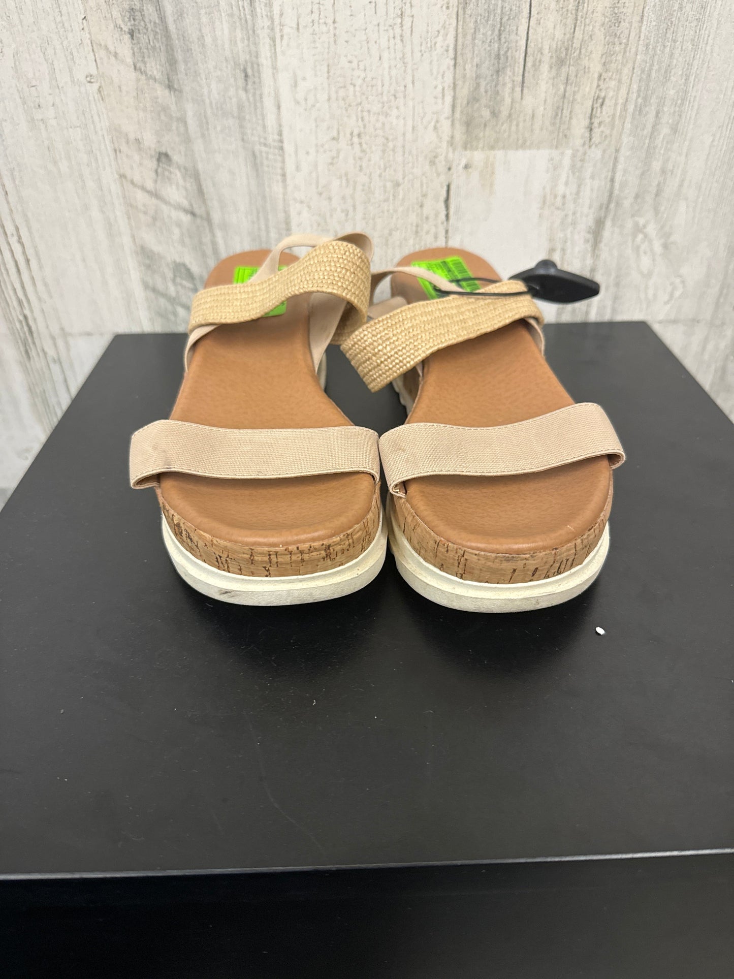 Sandals Flats By Steve Madden  Size: 9.5
