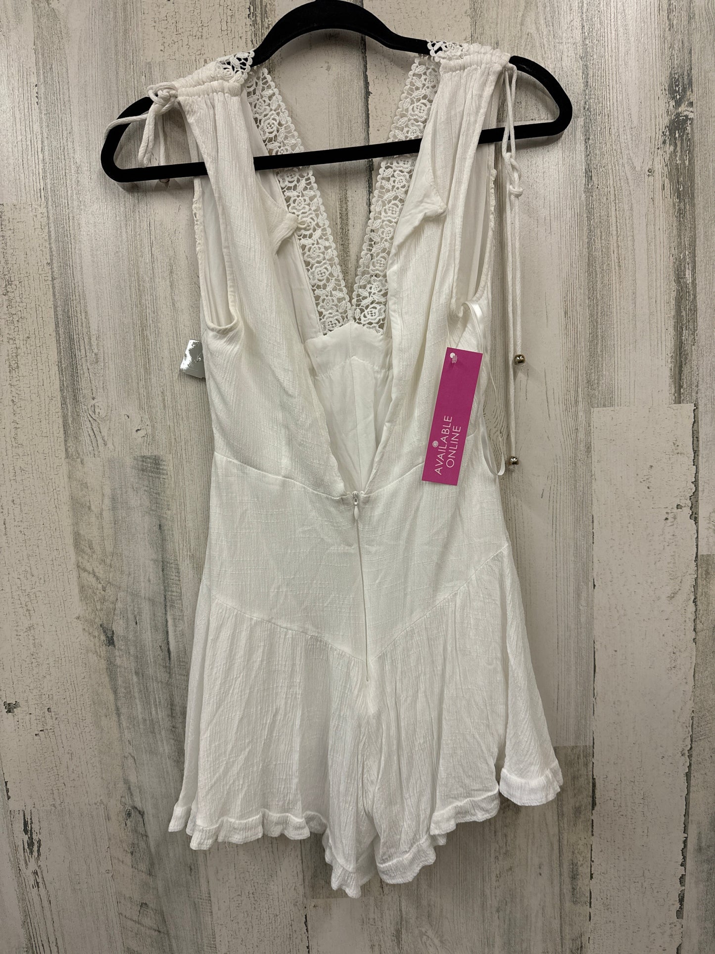 White Romper Clothes Mentor, Size S