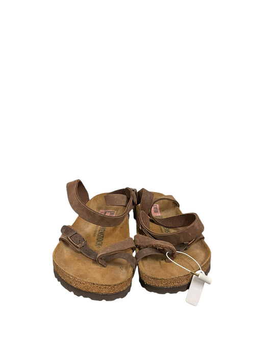 Sandals Flats By Birkenstock In Brown, Size: 10