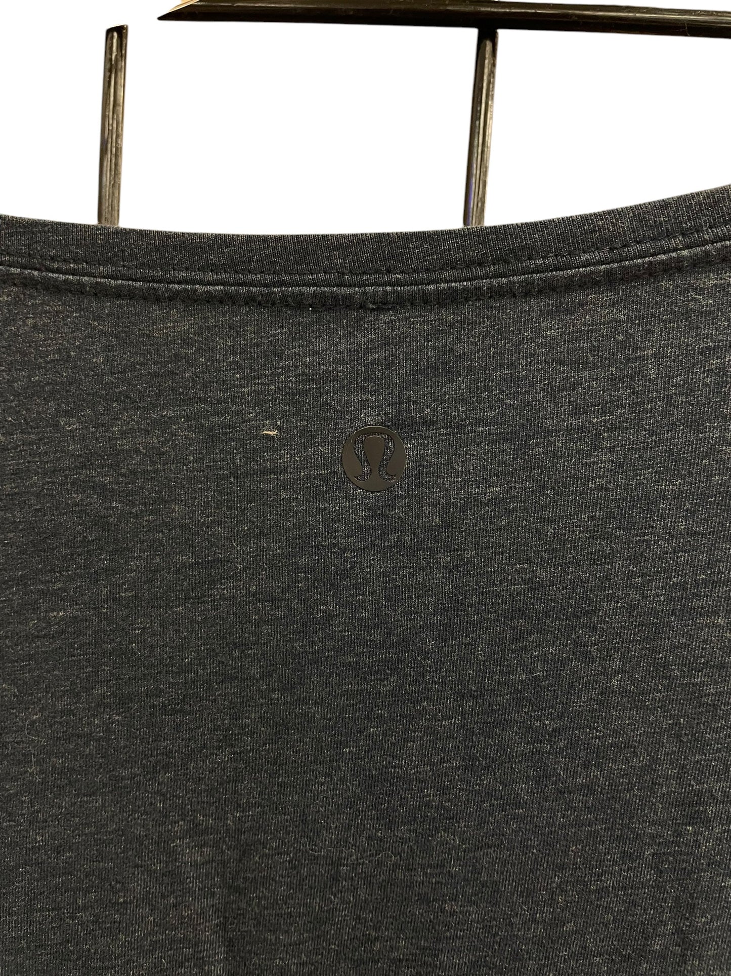 Athletic Top Long Sleeve Crewneck By Lululemon In Grey, Size: M