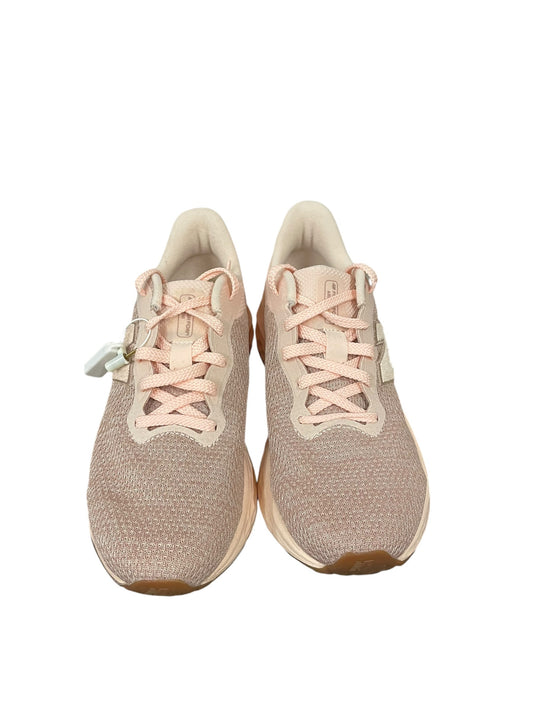 Shoes Athletic By New Balance In Peach, Size: 10