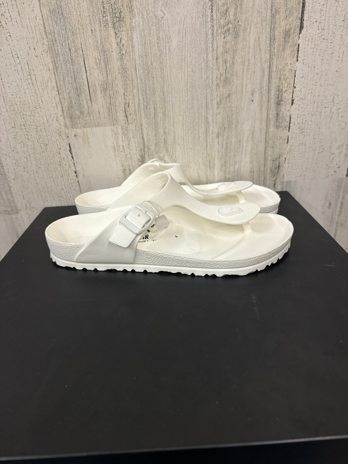 White Sandals Flats Birkenstock, Size 11