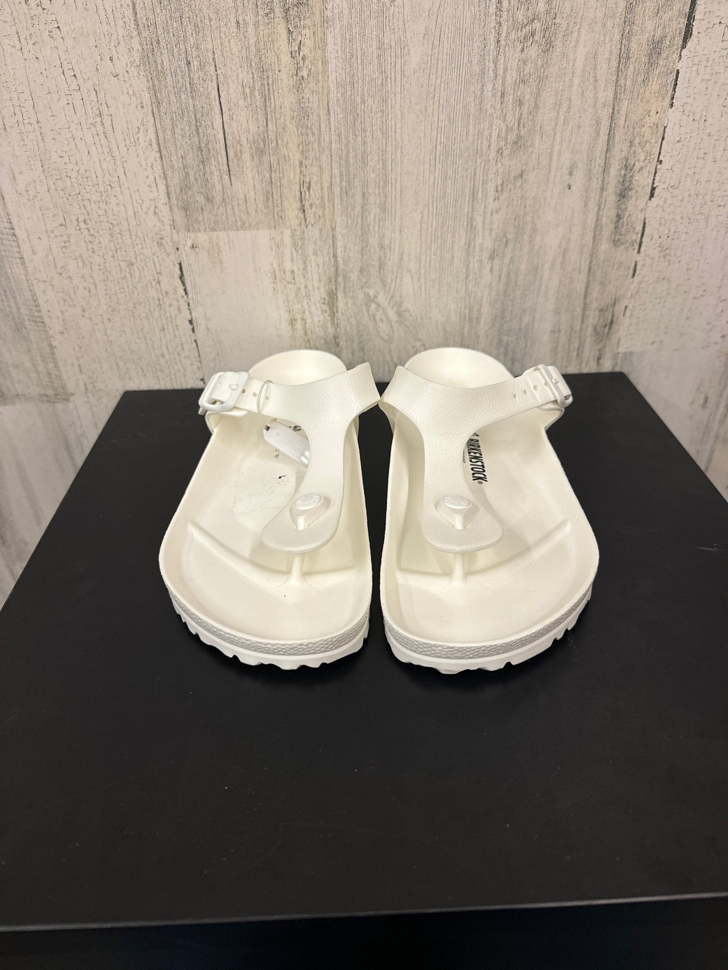 White Sandals Flats Birkenstock, Size 11