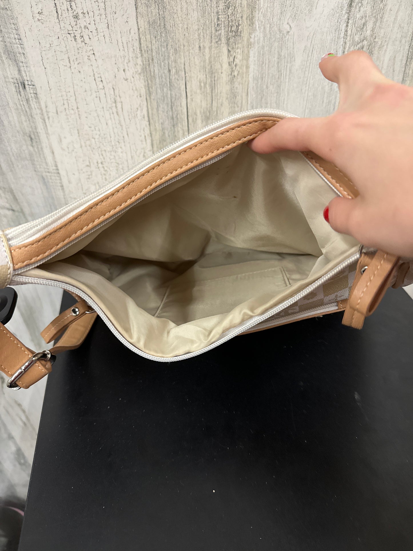 Handbag Clothes Mentor, Size Medium