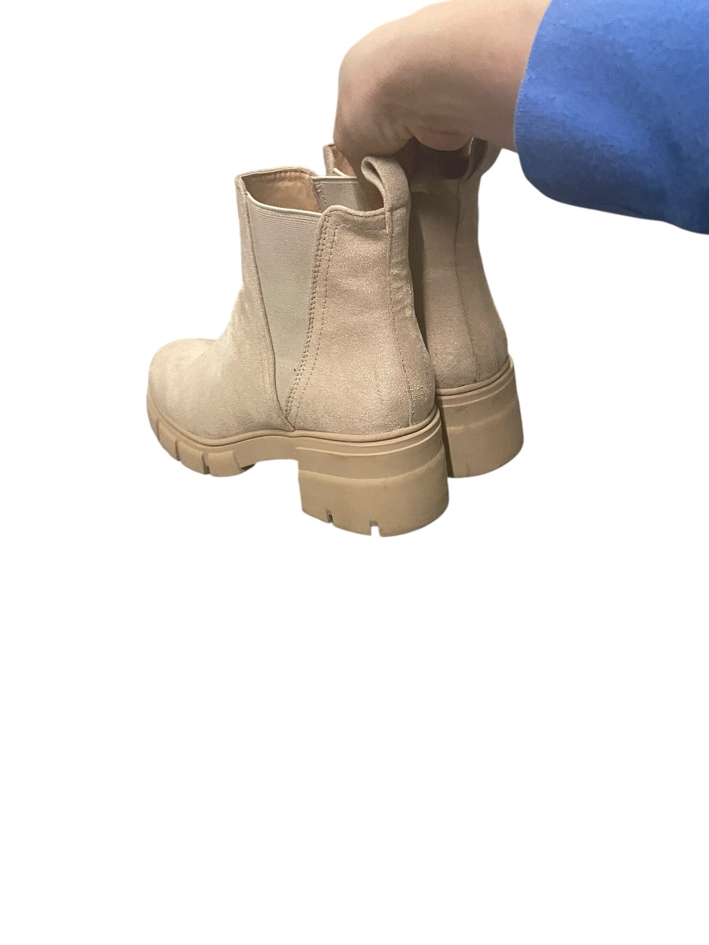 Boots Ankle Flats By Cme  Size: 7
