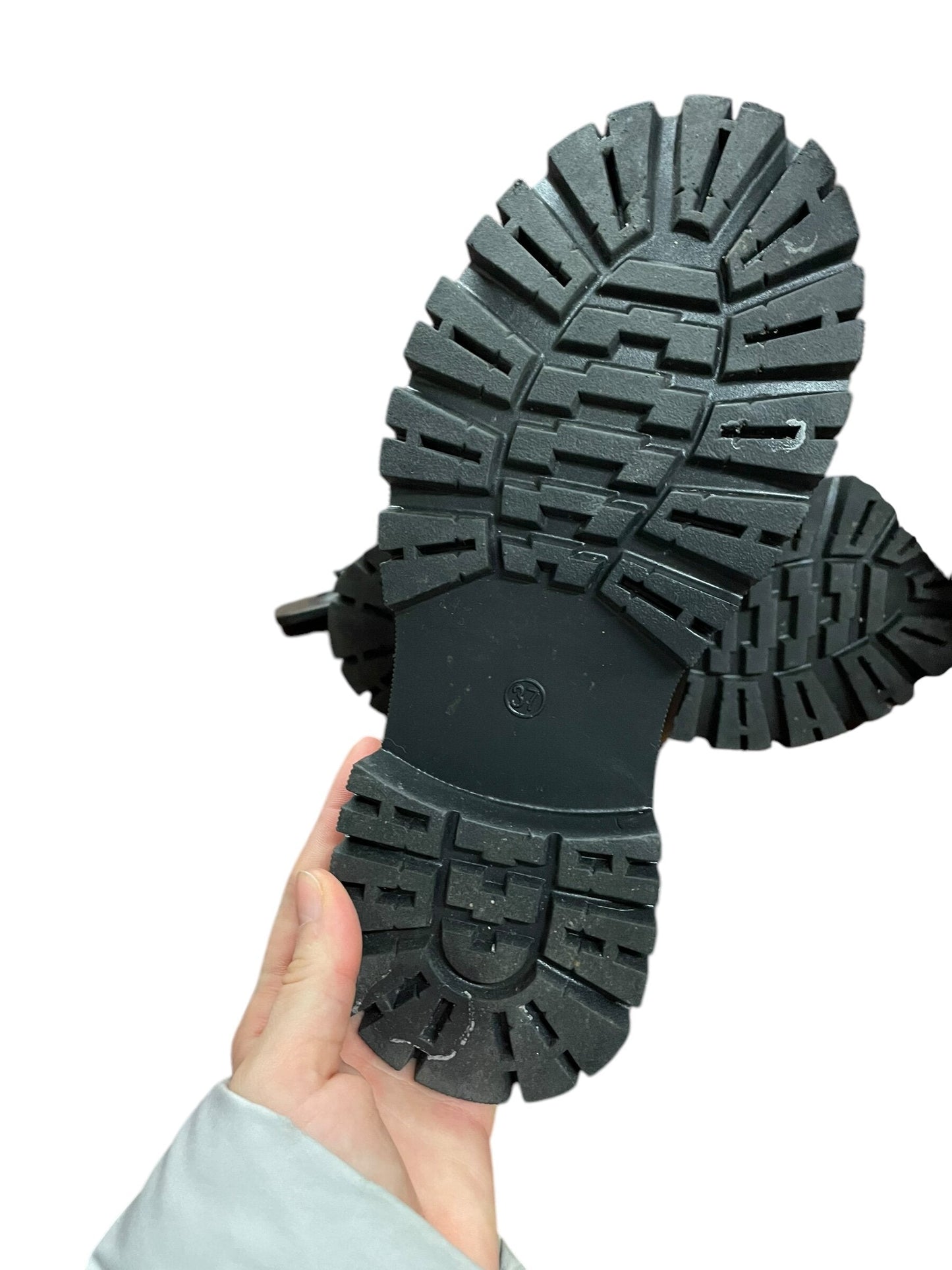 Boots Ankle Flats By Clothes Mentor  Size: 6.5