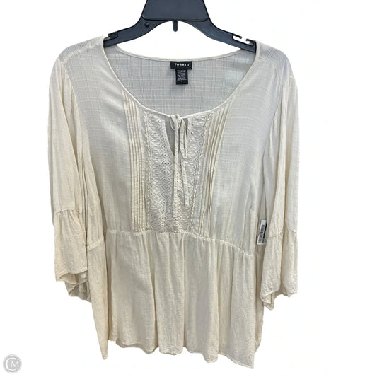 Top Long Sleeve By Torrid In Cream, Size: 1x