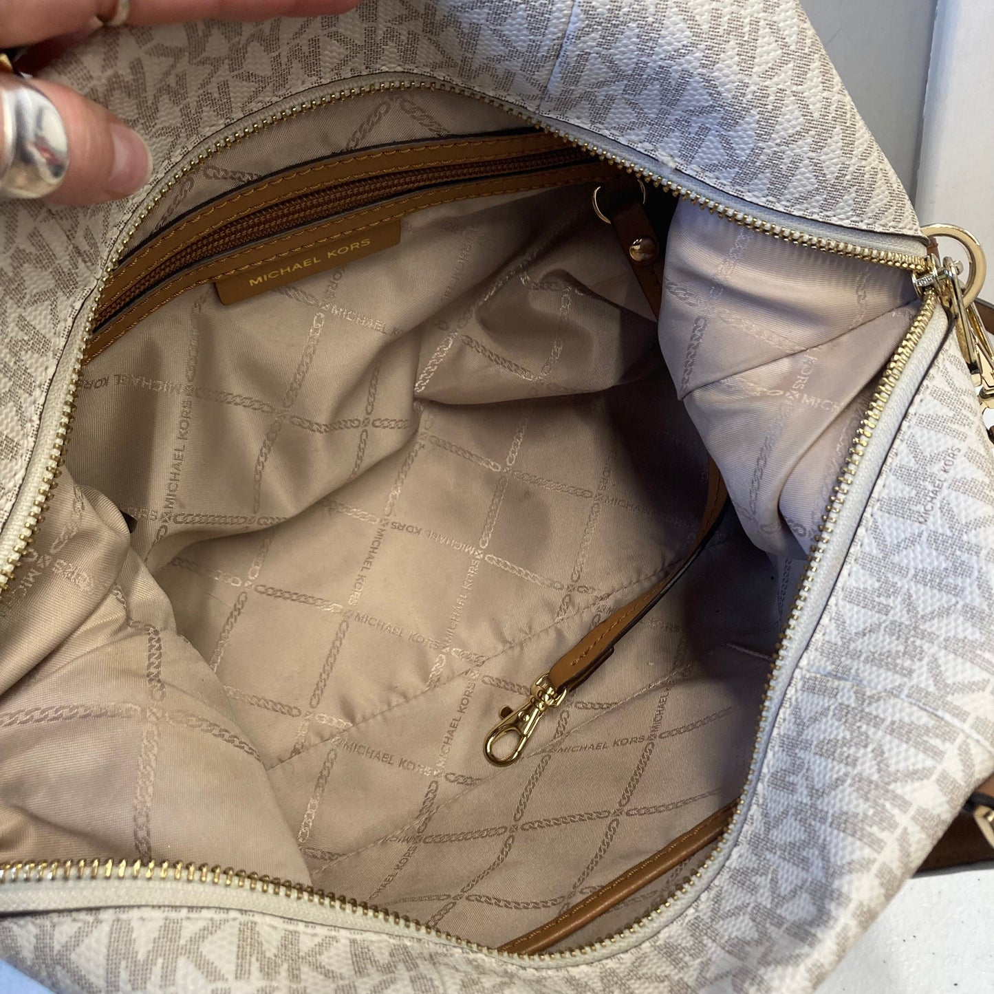 Handbag Designer By Michael Kors In Cream, Size:Medium