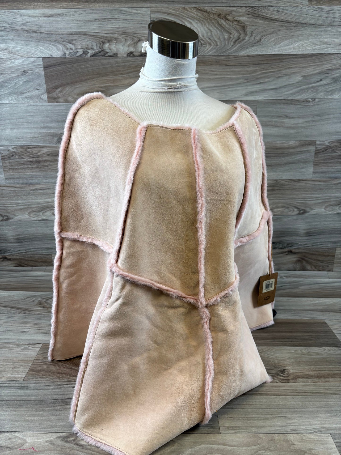 Poncho Designer By Ugg In Pink, Size: S