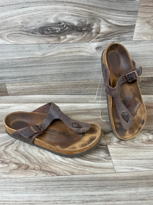 Sandals Flats By Birkenstock In Brown, Size: 7.5