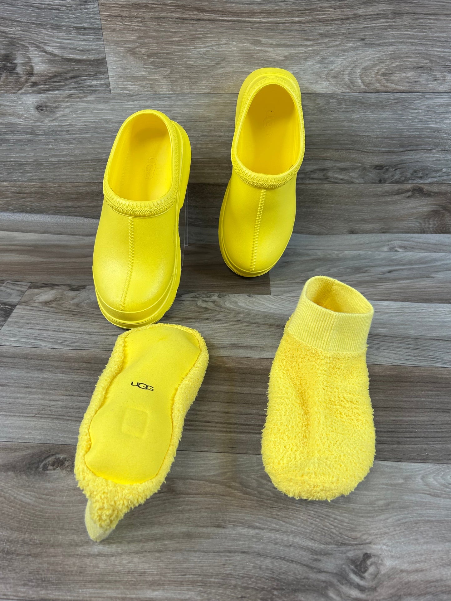 Shoes Designer By Ugg In Yellow, Size: 8