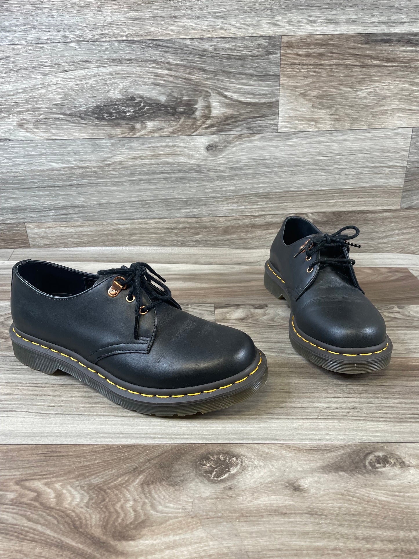 Shoes Flats By Dr Martens In Black, Size: 8