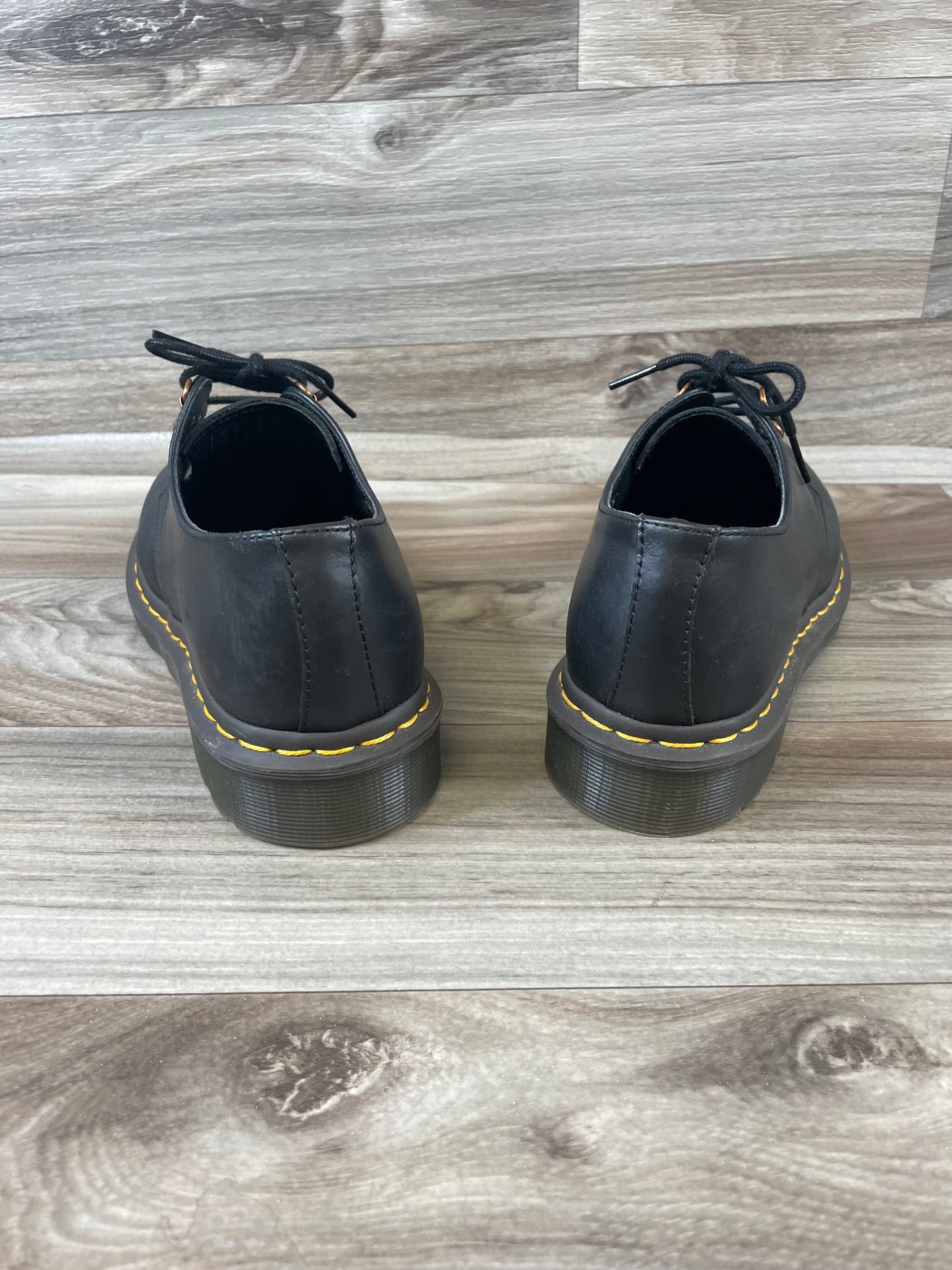 Shoes Flats By Dr Martens In Black, Size: 8