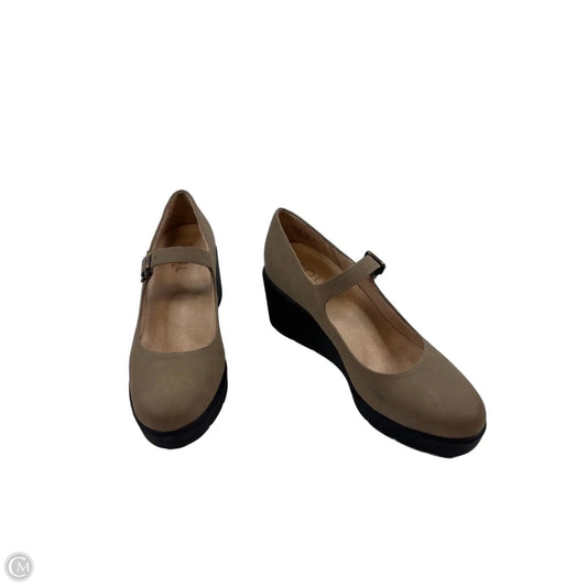 Shoes Heels Wedge By Naturalizer In Tan, Size: 10