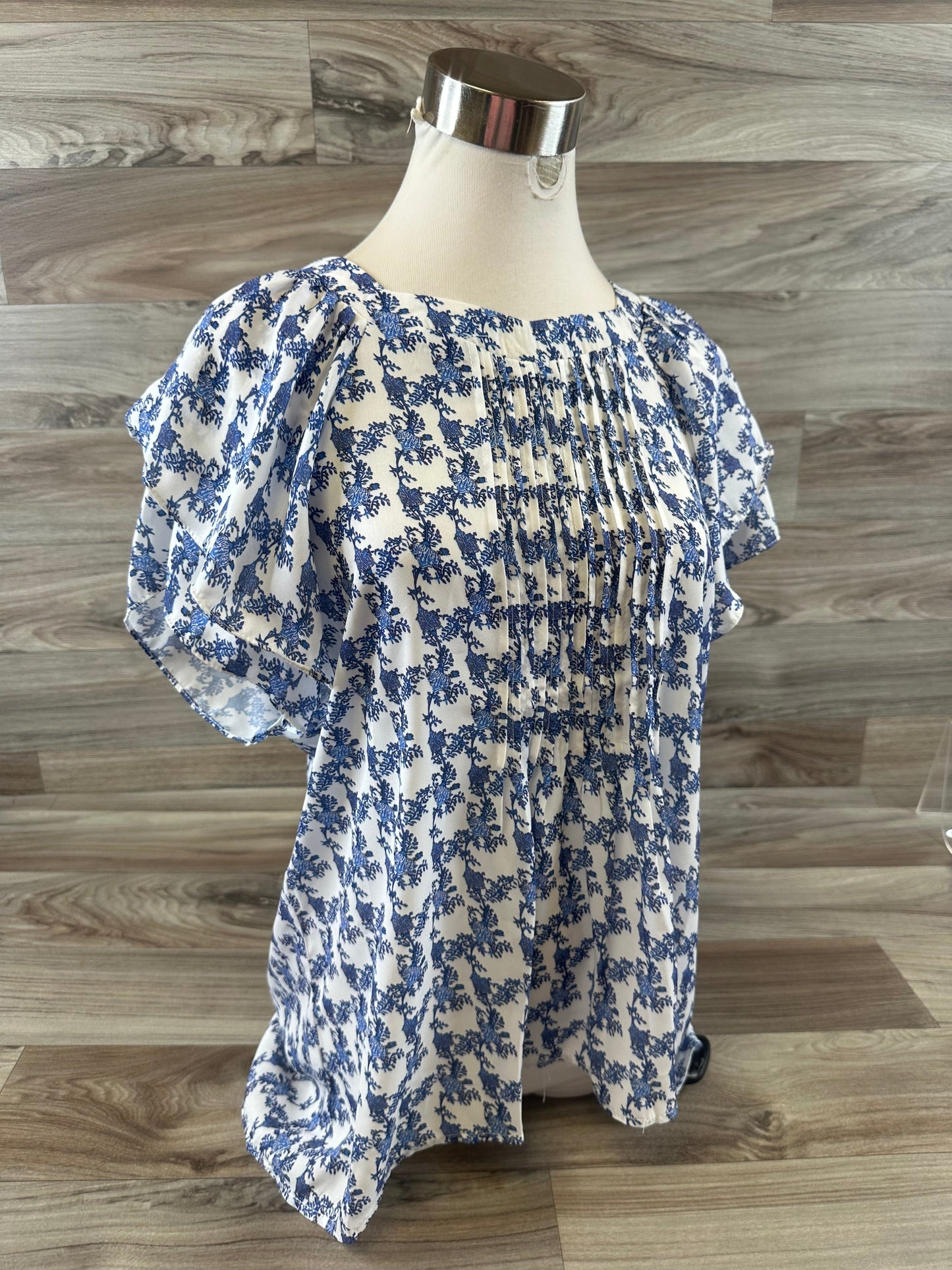 Top Short Sleeve By Clothes Mentor  Size: L