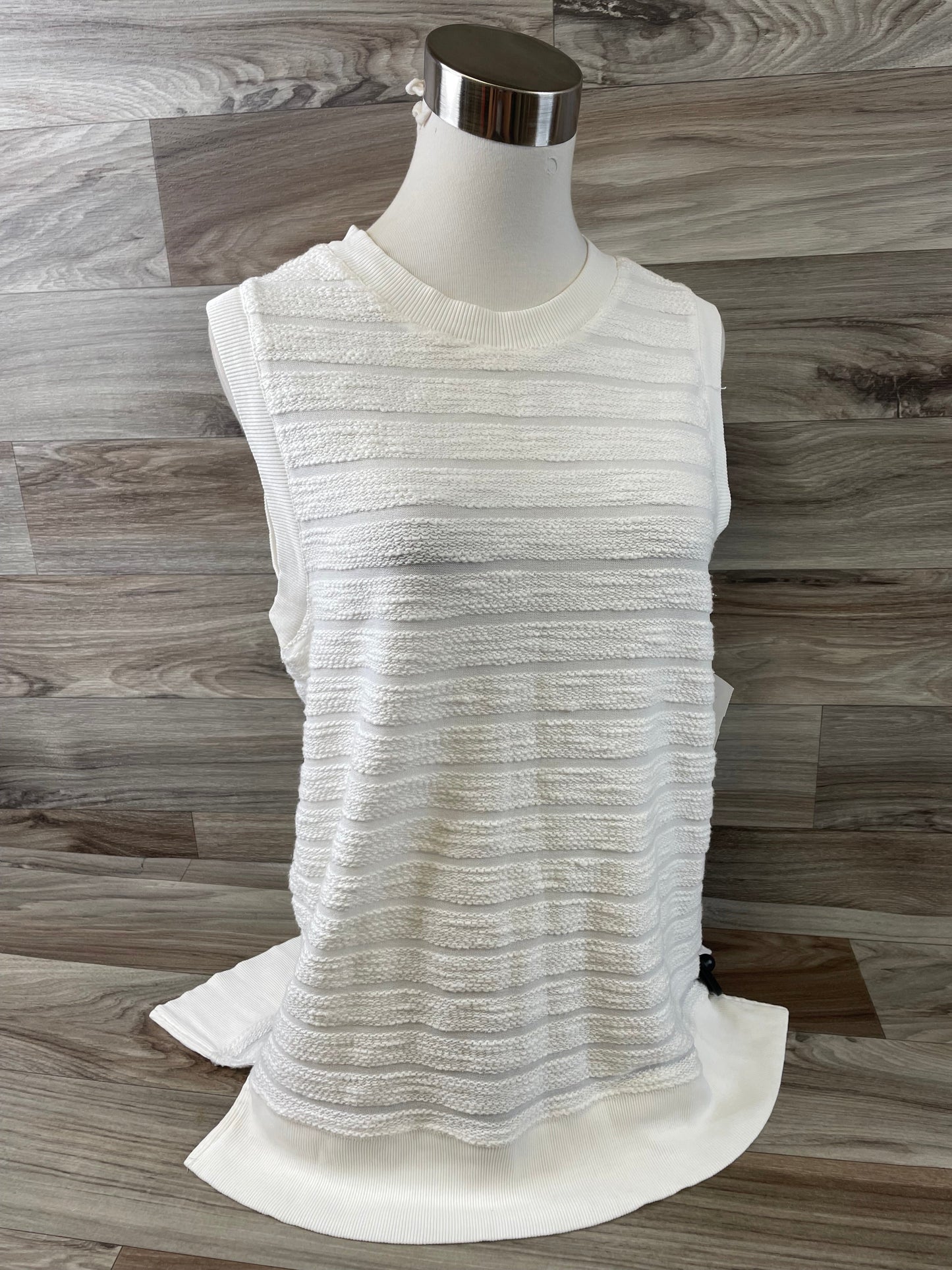 White Top Sleeveless Lou And Grey, Size M