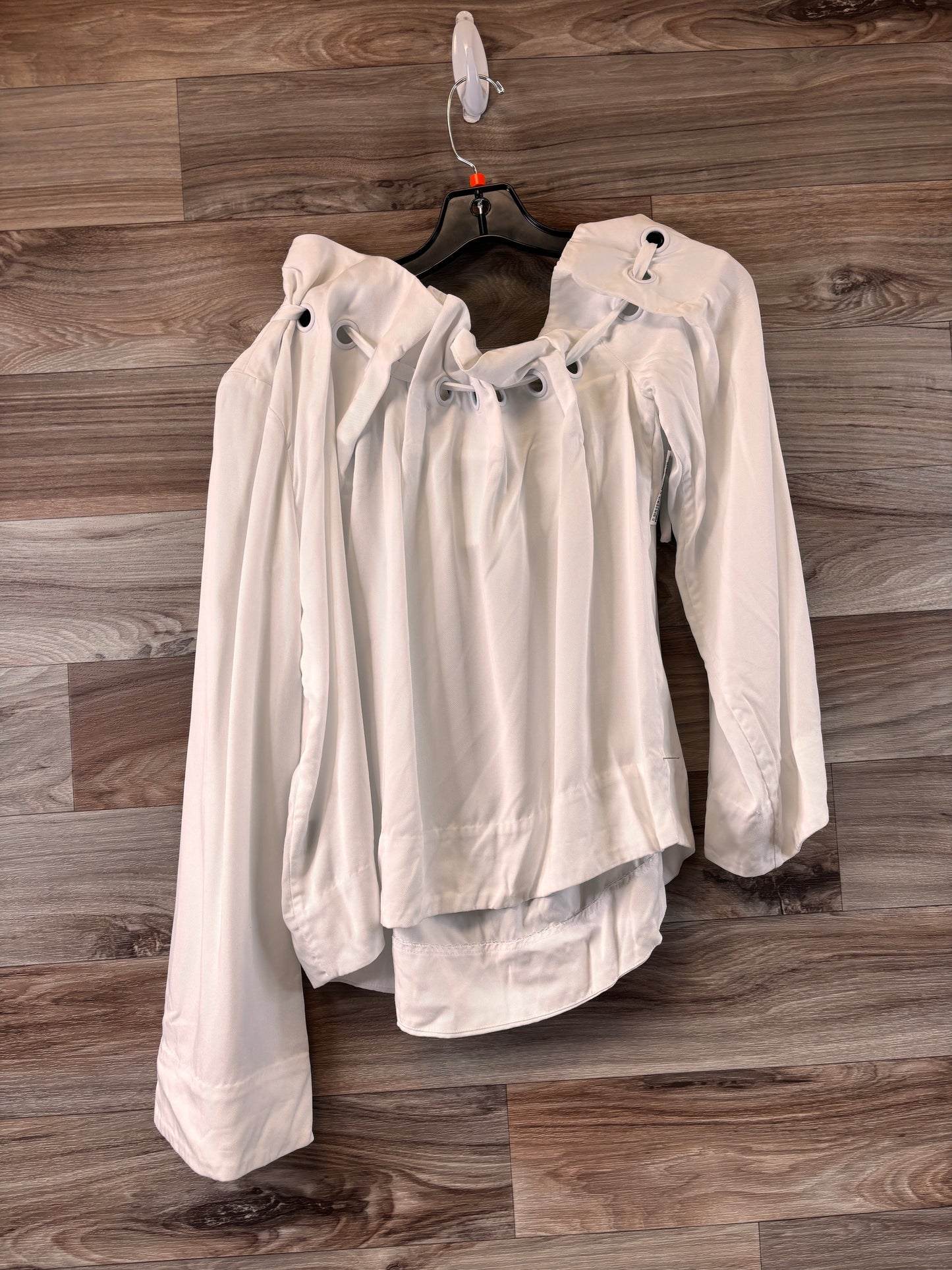 White Top Long Sleeve Clothes Mentor, Size S