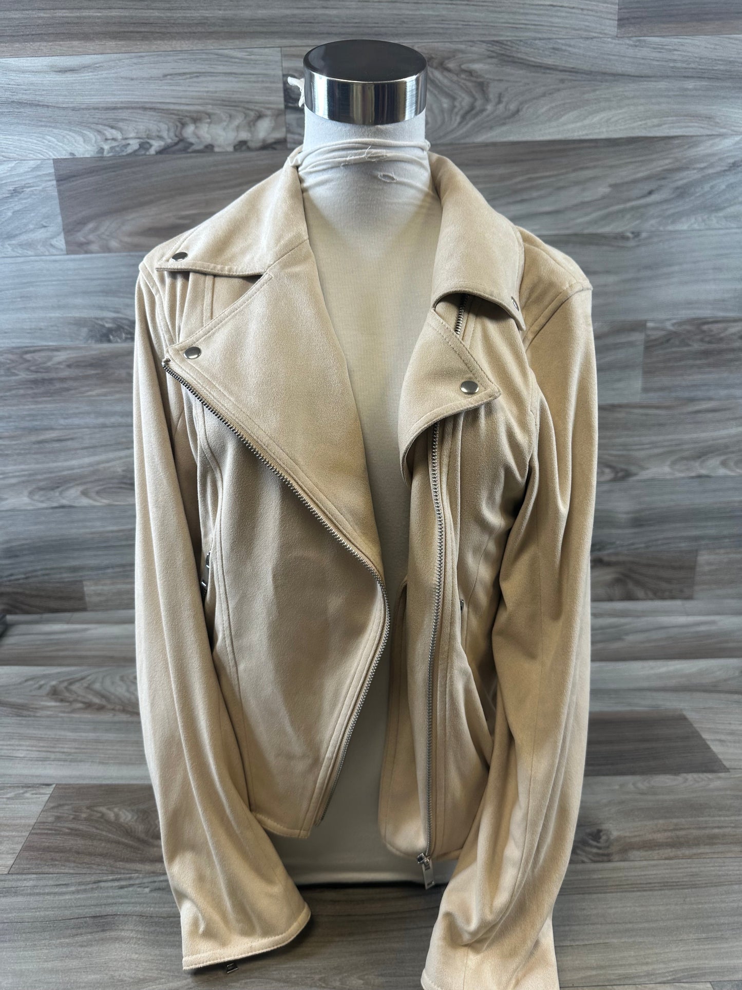 Jacket Moto By Clothes Mentor In Cream, Size: S