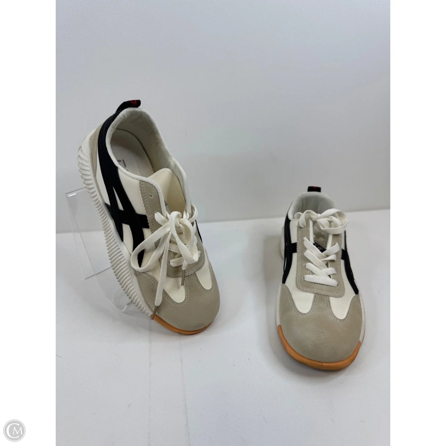 Shoes Athletic By Clothes Mentor In Black & Grey, Size: 9.5