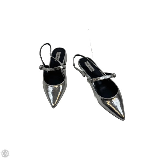 Shoes Flats By Steve Madden In Silver, Size: 9