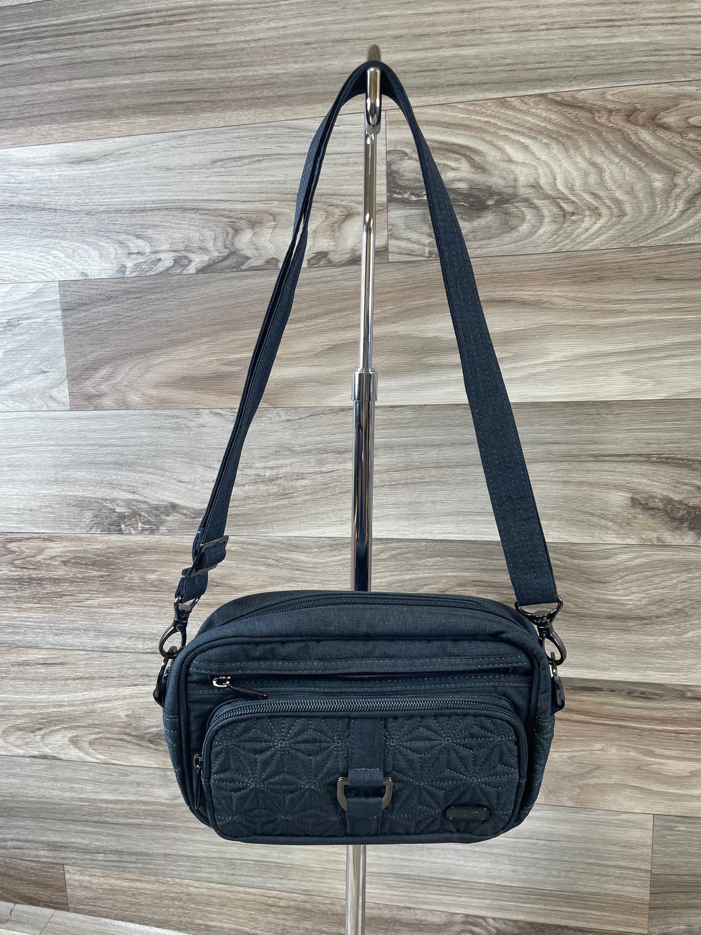 Crossbody By Clothes Mentor, Size: Medium