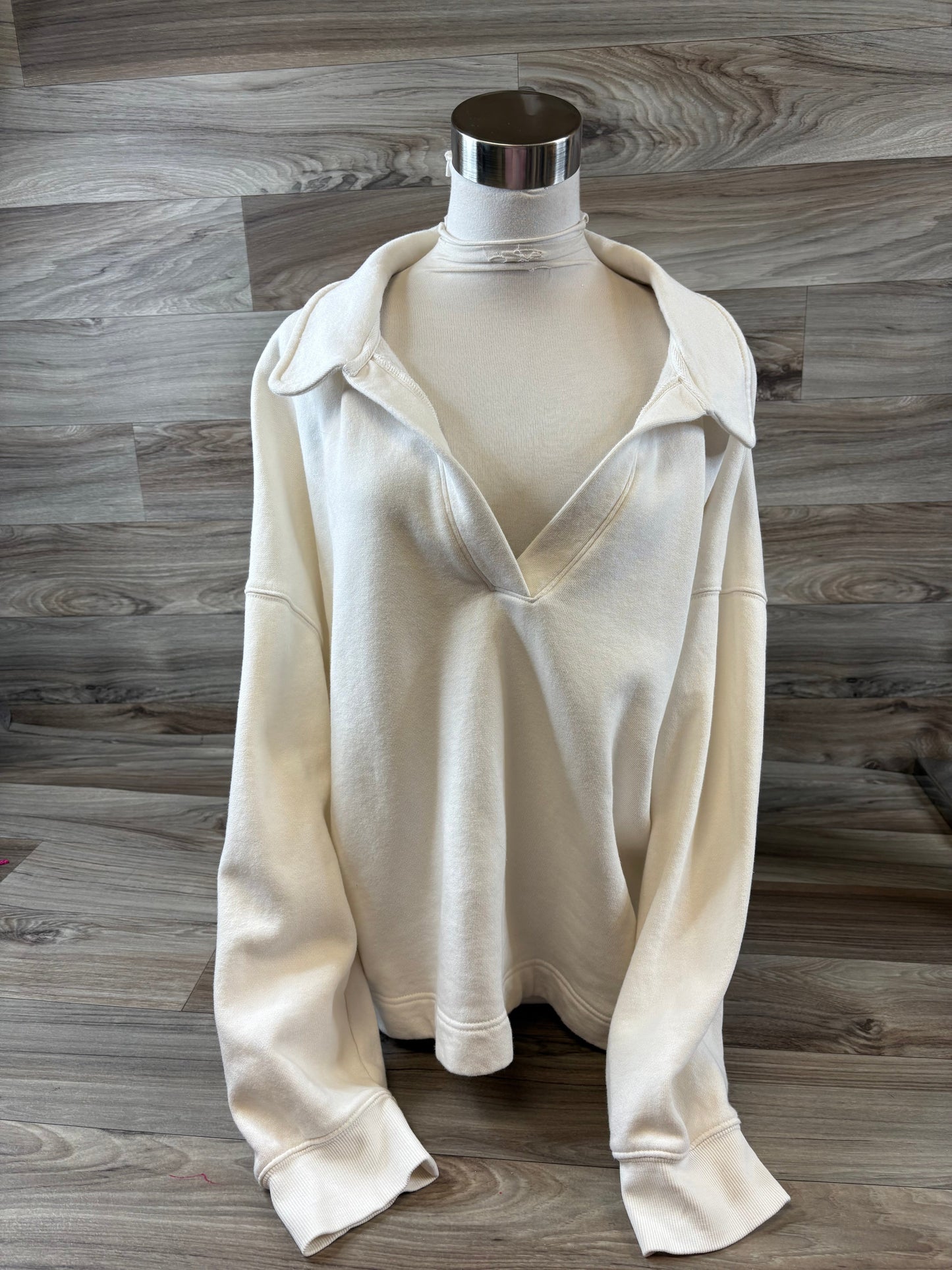 Top Long Sleeve By Old Navy In White, Size: Xl