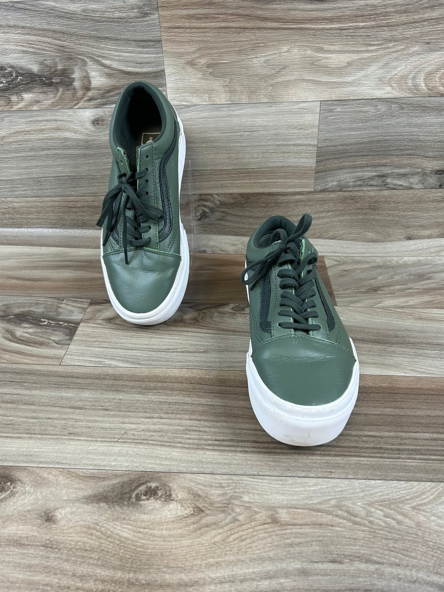 Shoes Sneakers By Vans In Green, Size: 10