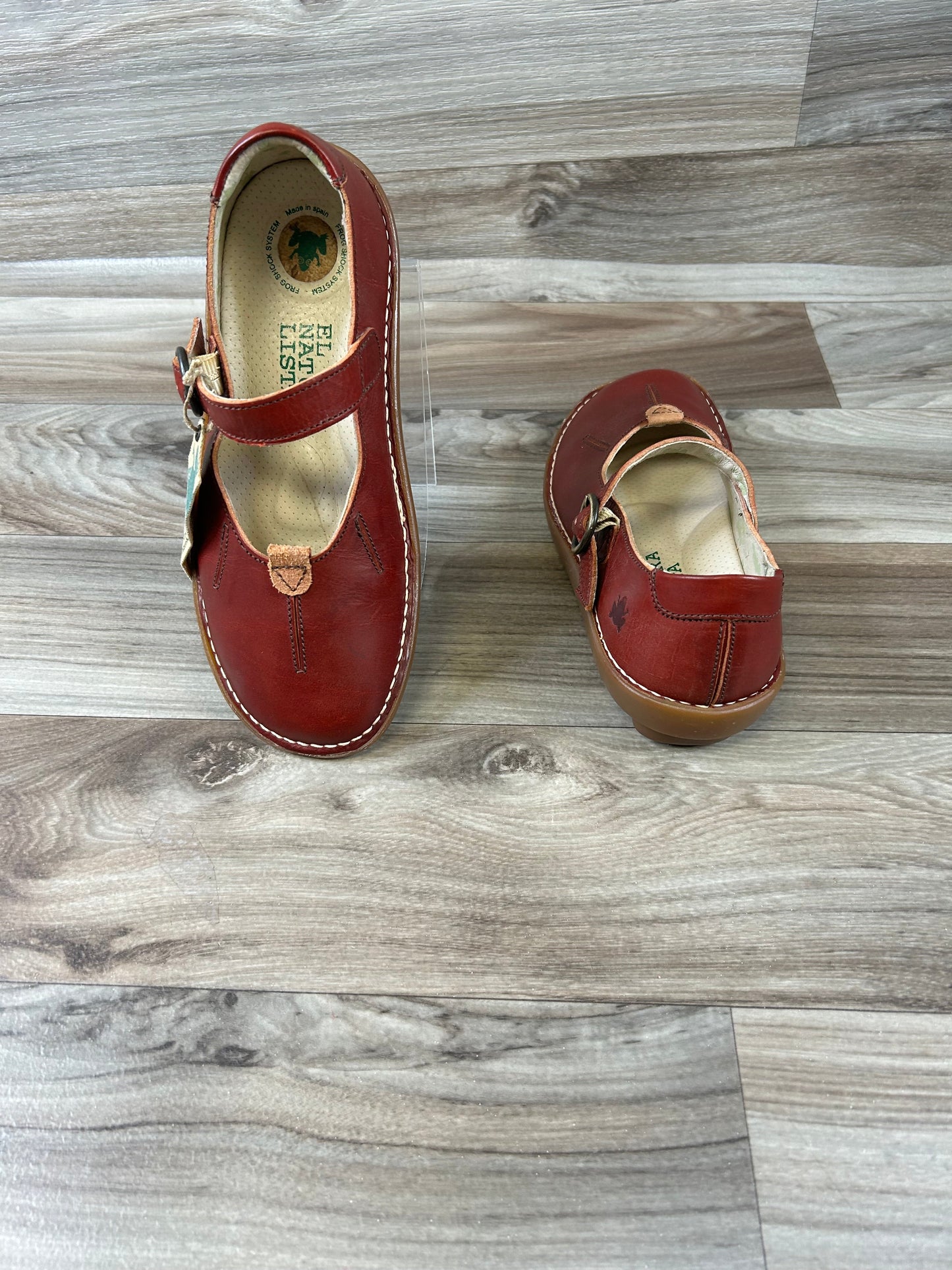 Shoes Flats By Clothes Mentor In Red, Size: 7.5