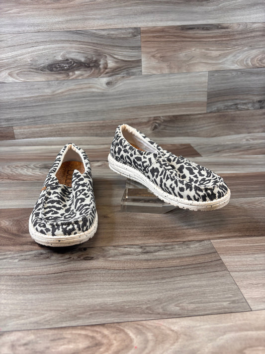 Shoes Flats By Hey Dude In Animal Print, Size: 9