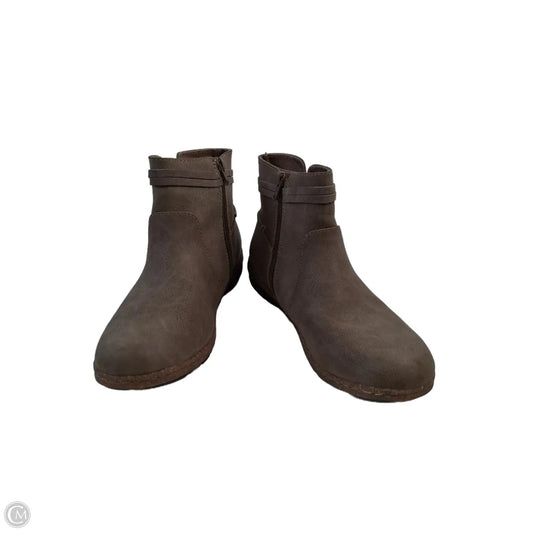 Boots Ankle Flats By Boc In Beige, Size: 9