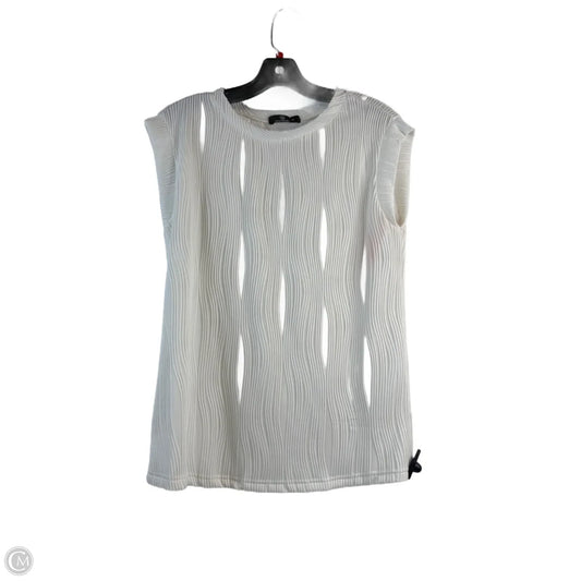 Top Sleeveless By Lillusory In White, Size: S