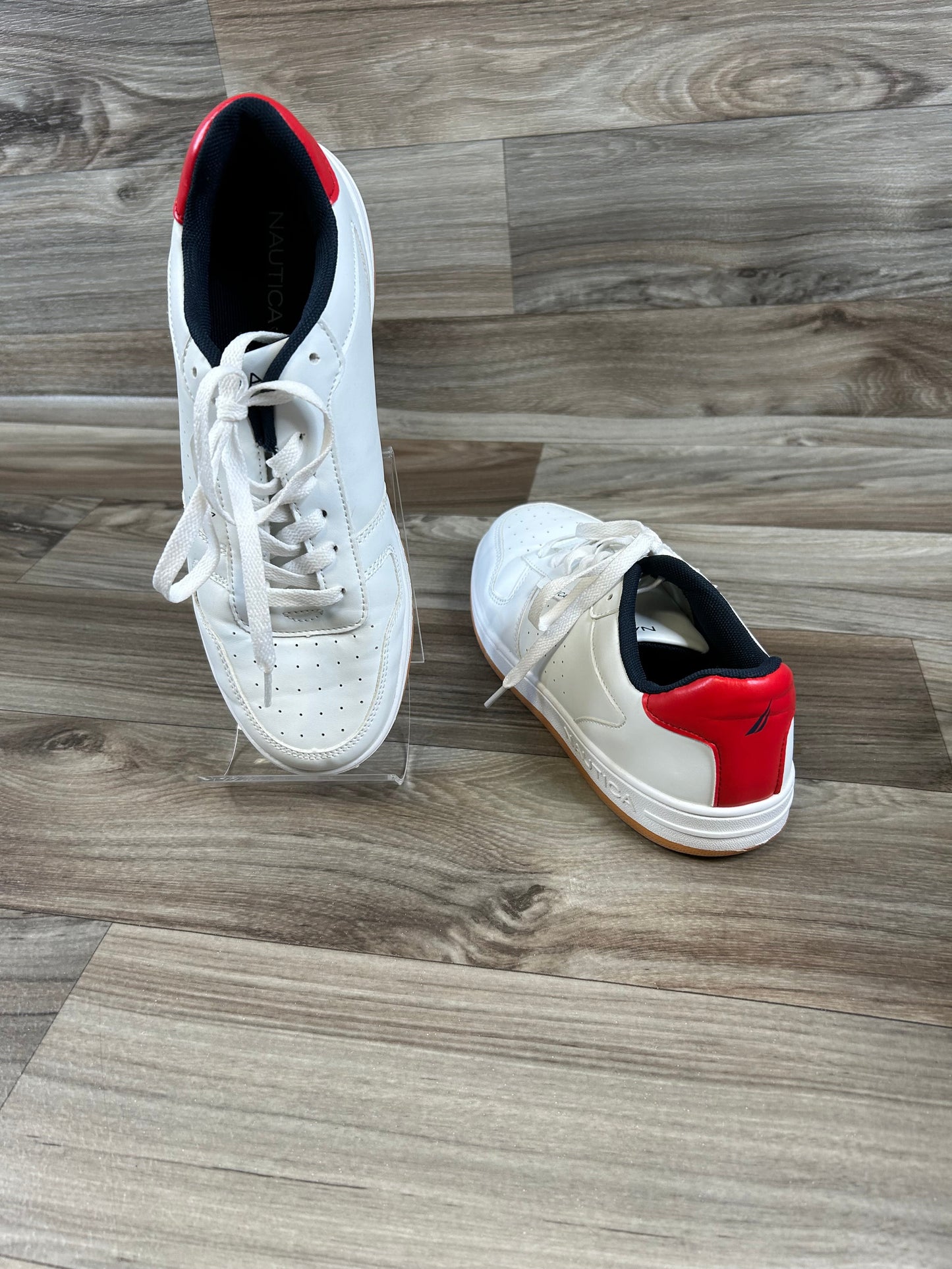 White Shoes Sneakers Nautica, Size 7