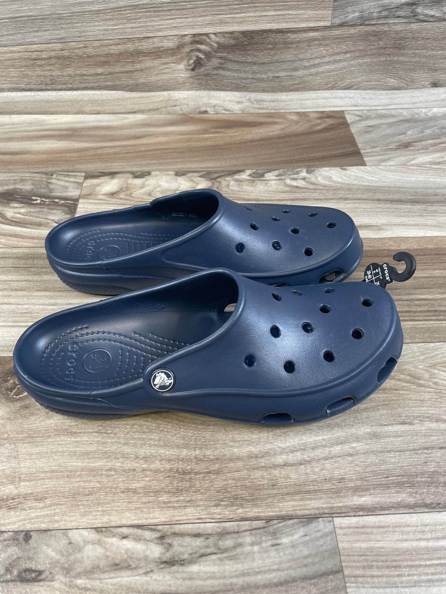 Shoes Flats By Crocs In Blue, Size: 9