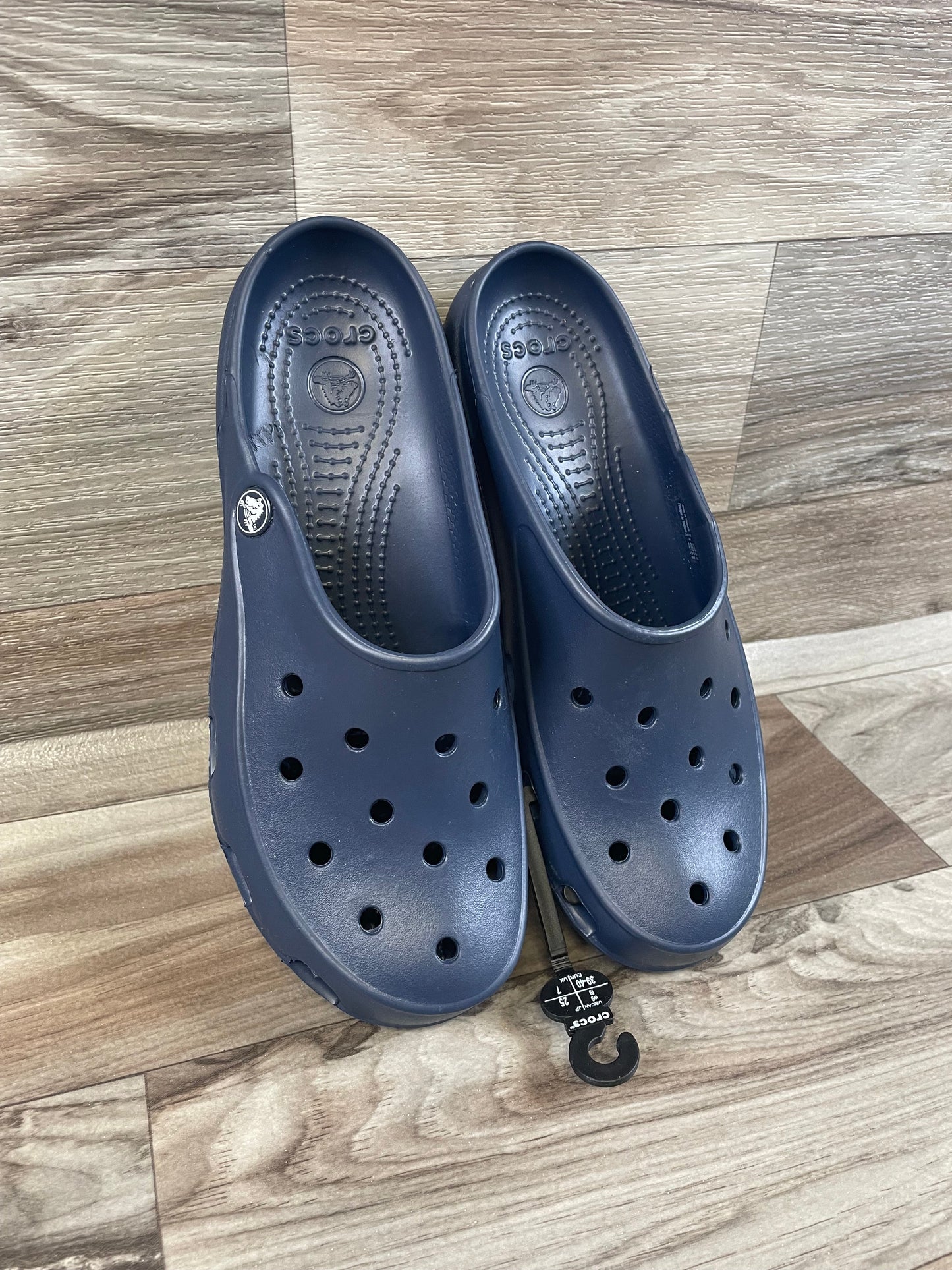 Shoes Flats By Crocs In Blue, Size: 9