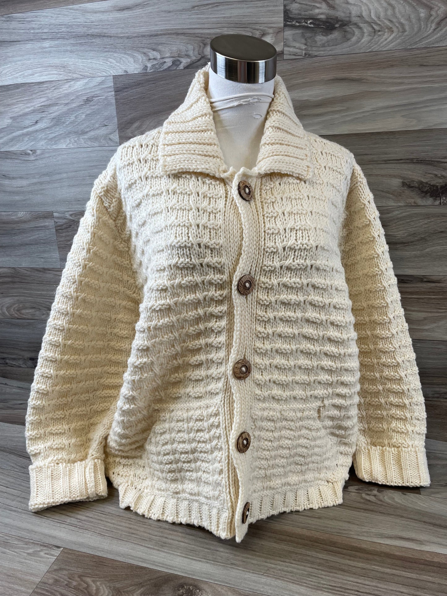 Sweater Cardigan By Clothes Mentor In Ivory, Size: L