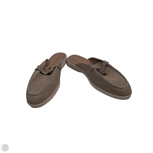 Shoes Flats By Clothes Mentor In Beige, Size: 6.5