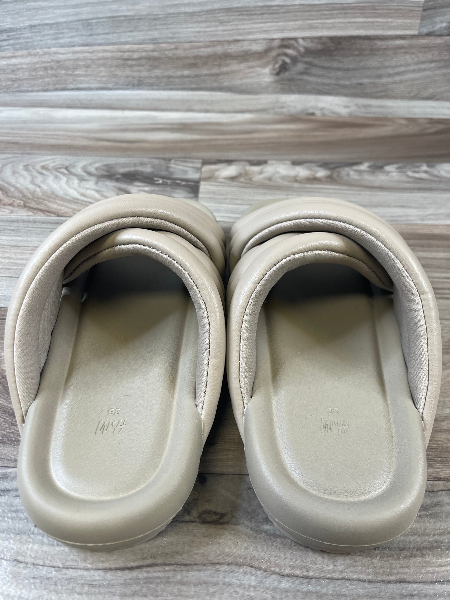 Tan Sandals Flats H&m, Size 8.5