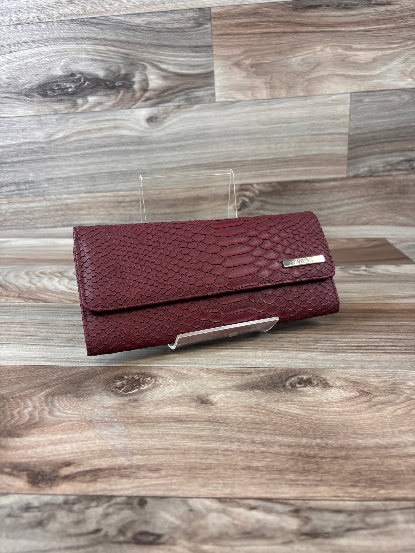 Wallet By Kenneth Cole Reaction  Size: Medium