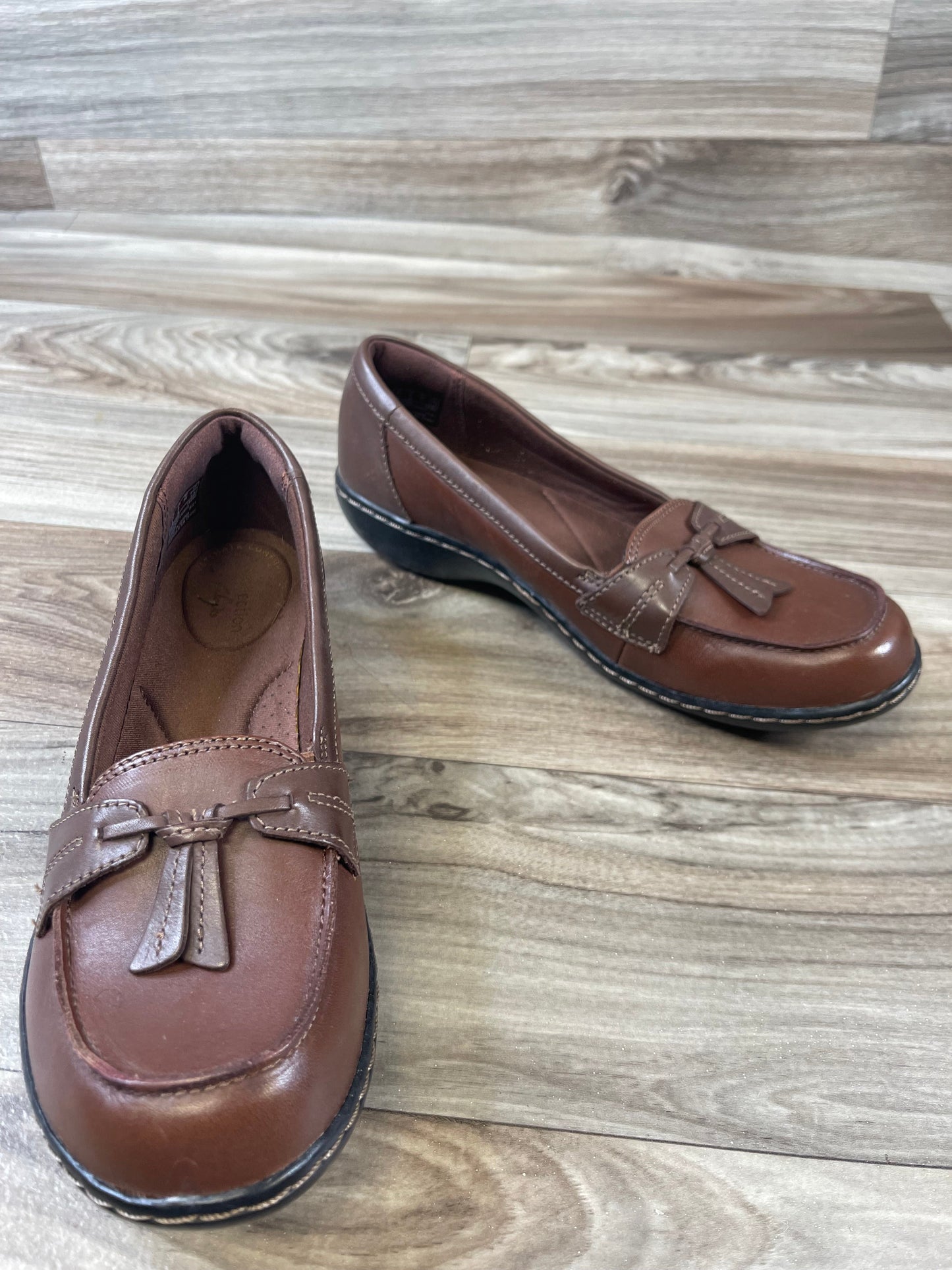 Brown Shoes Flats Clarks, Size 8
