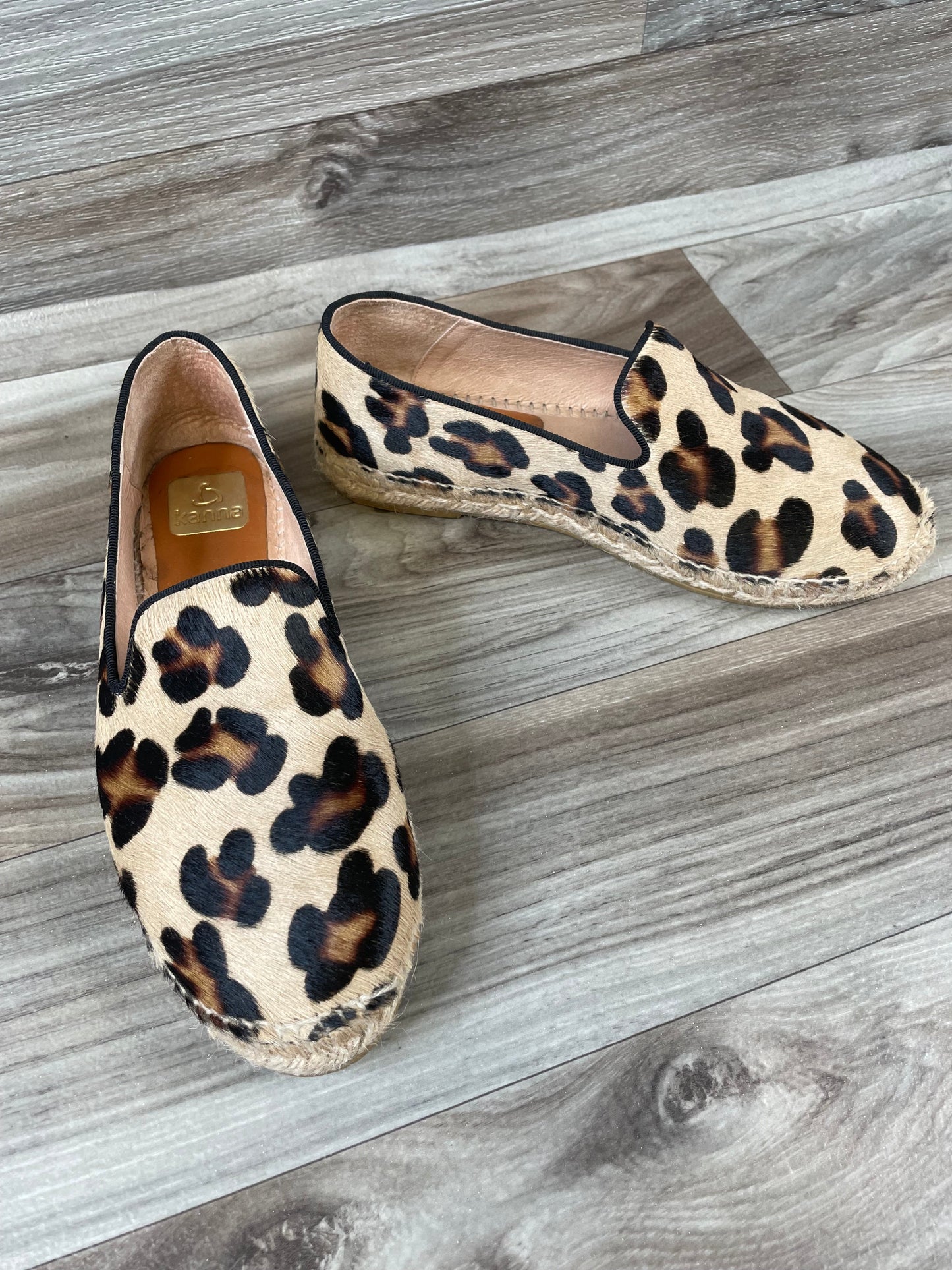 Leopard Print Shoes Flats Clothes Mentor, Size 9