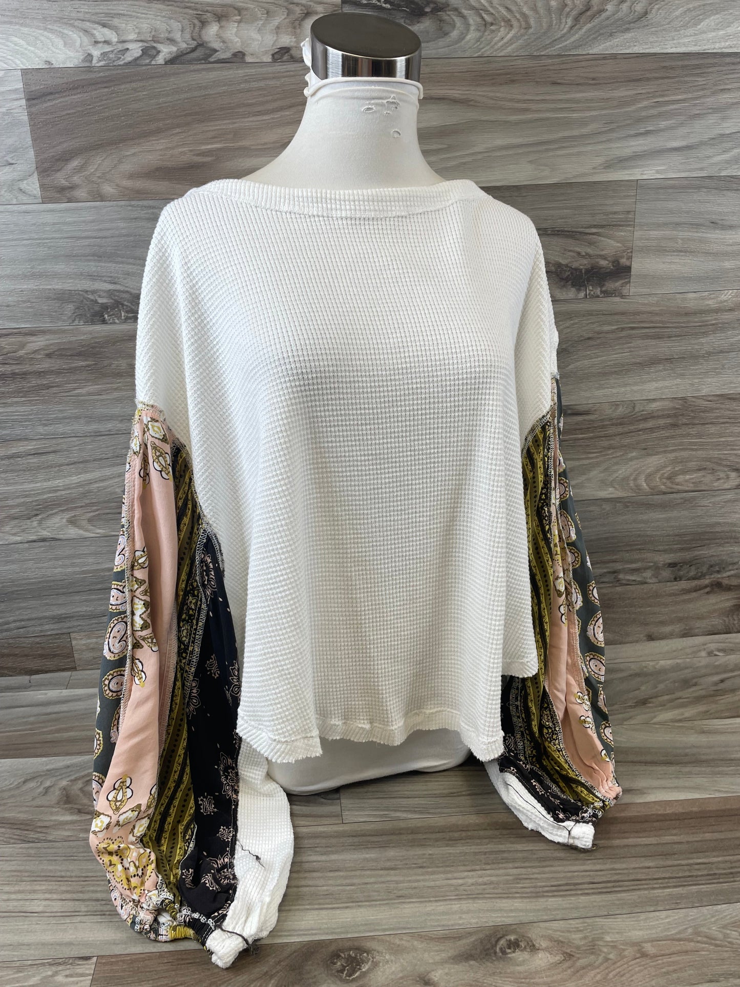 White Top Long Sleeve We The Free, Size Petite   S