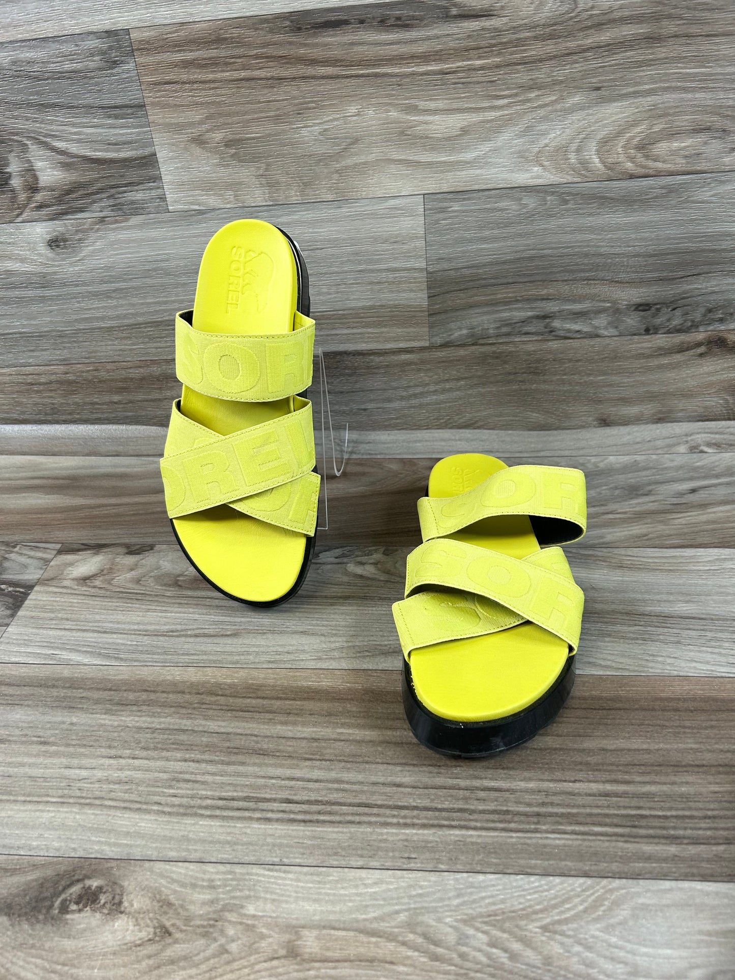 Yellow Sandals Flats Sorel, Size 8.5