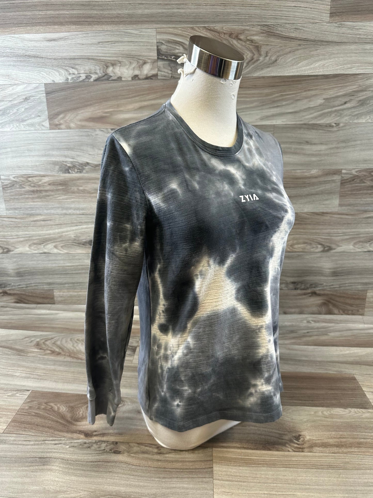 Athletic Top Long Sleeve Crewneck By Zyia In Grey & White, Size: Xs