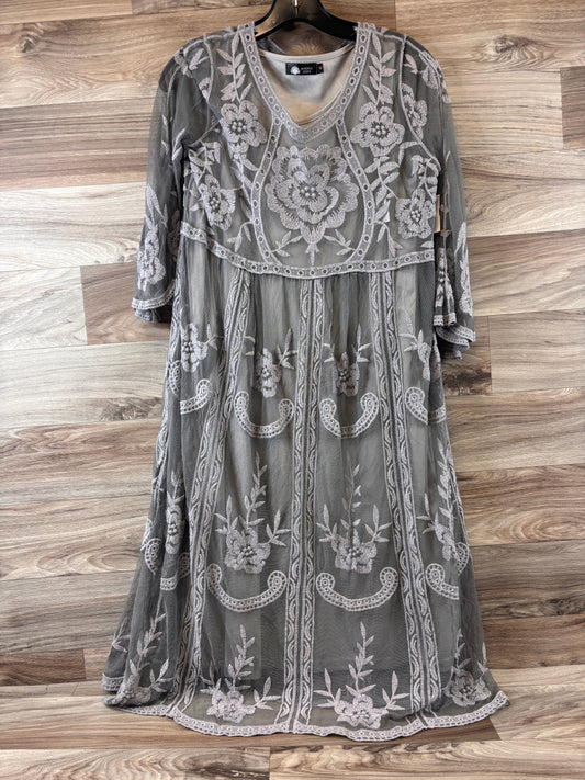 Dress Casual Midi By Clothes Mentor In Grey, Size: M