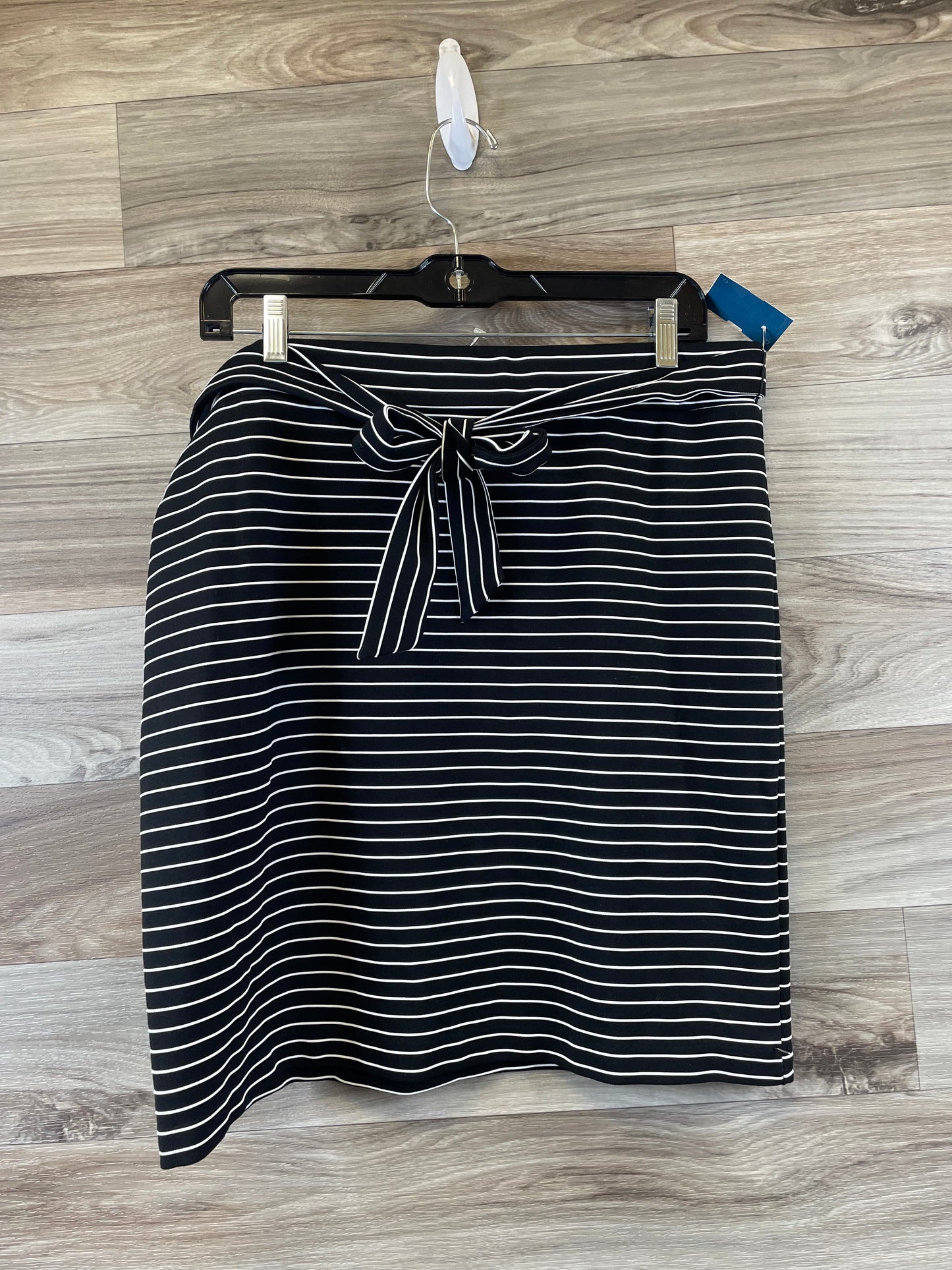 Skirt Mini & Short By Loft In Black & White, Size: 12p